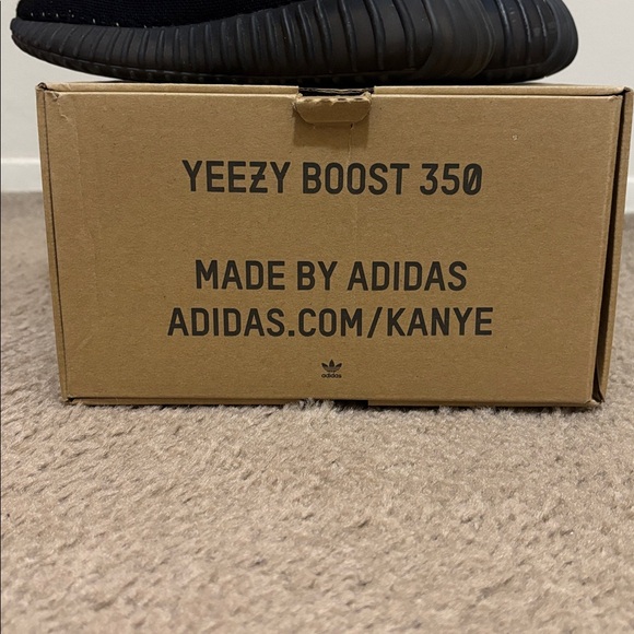 Adidas Yeezy Boost 350 V2 Kids Sneakers - Black and Cream- size 7 - Picture 4 of 8